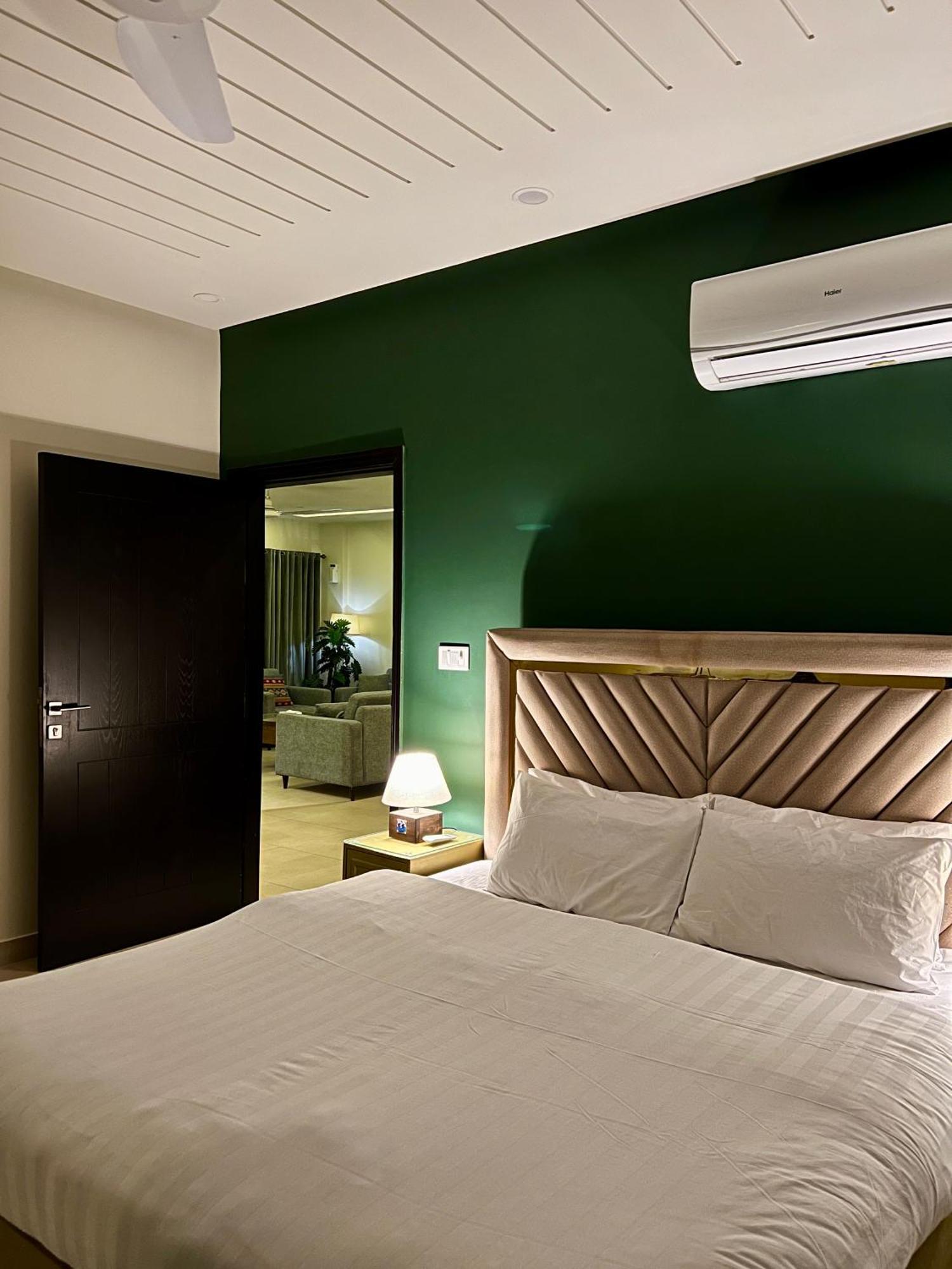 Serenity Corner 4 Bhk Islamabad Exterior photo